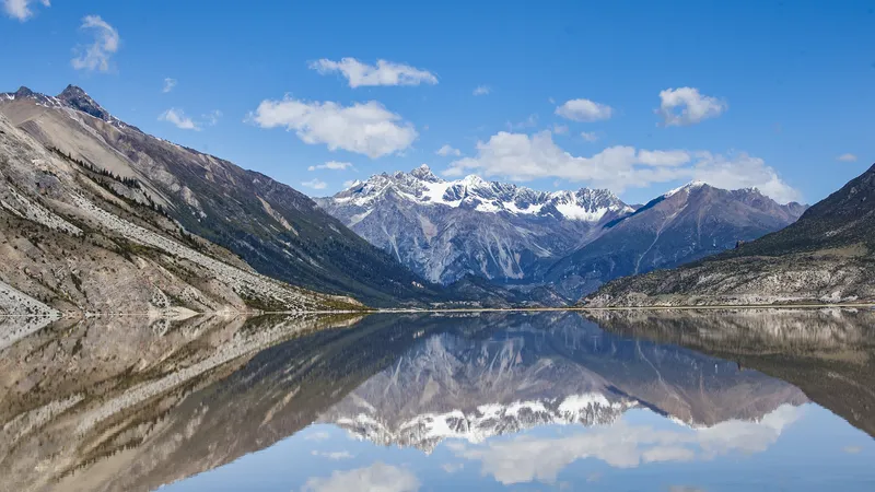 中国风景之然乌湖