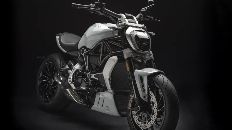 杜卡迪灰色摩托5