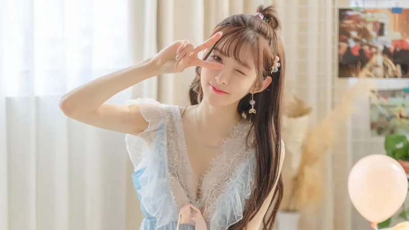 剪刀手势 v字手势可爱美女