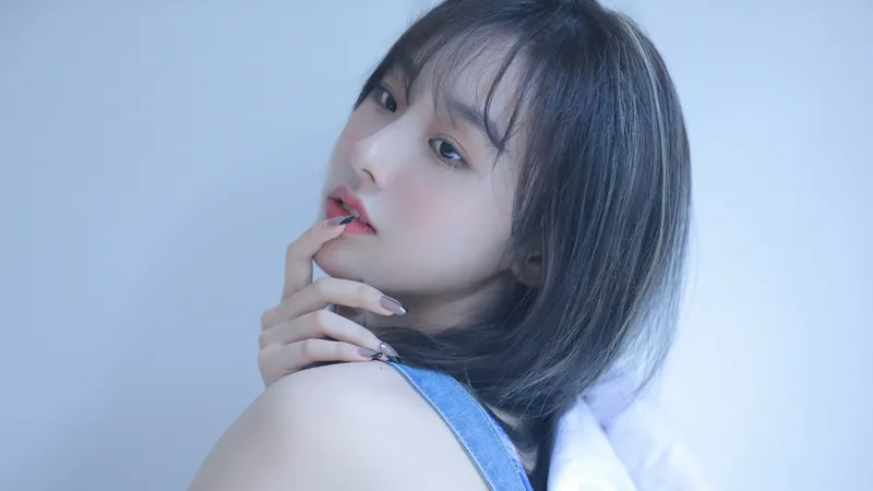 冯丽林性感的摆拍