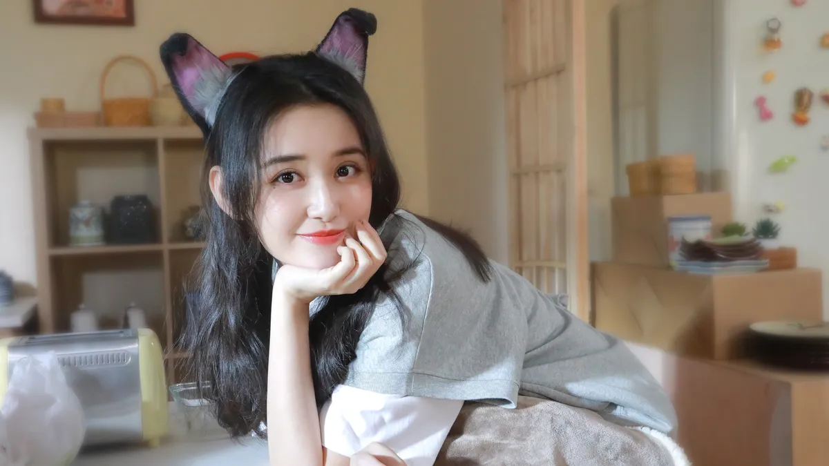 蒋依依居家美照