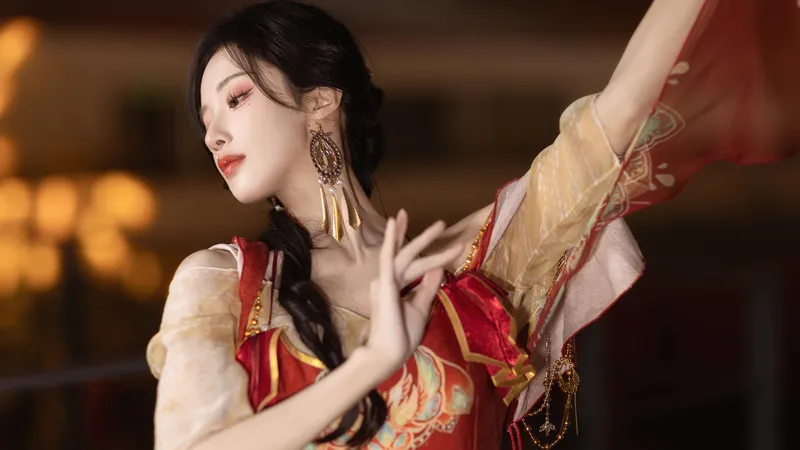 中式古风舞姿古装美女