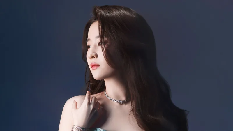 刘亦菲侧脸面部高清