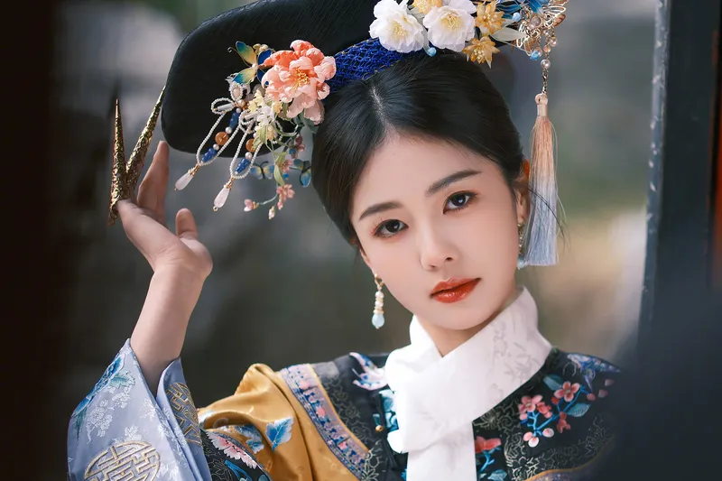 白鹿宫装手带金手指