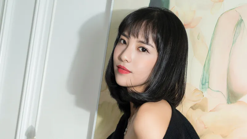 凌雪 黑衣和短发