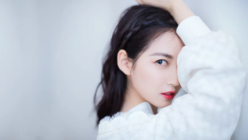 陈钰琪现代写真照