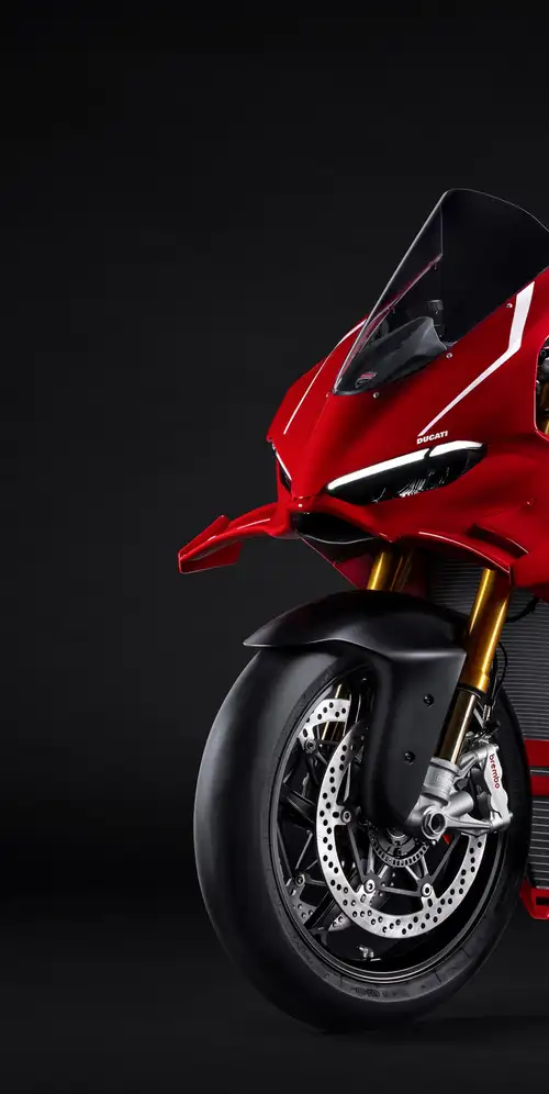 杜卡迪Panigale V4 R深色背景
