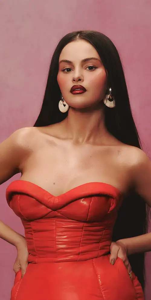 赛琳娜·戈麦斯红色美学