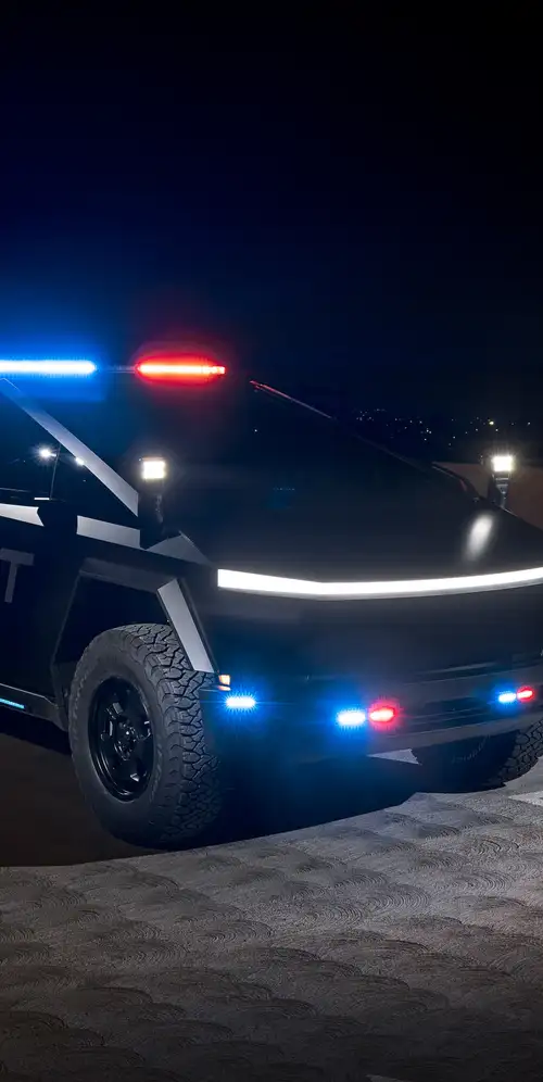 特斯拉Cybertruck巡逻