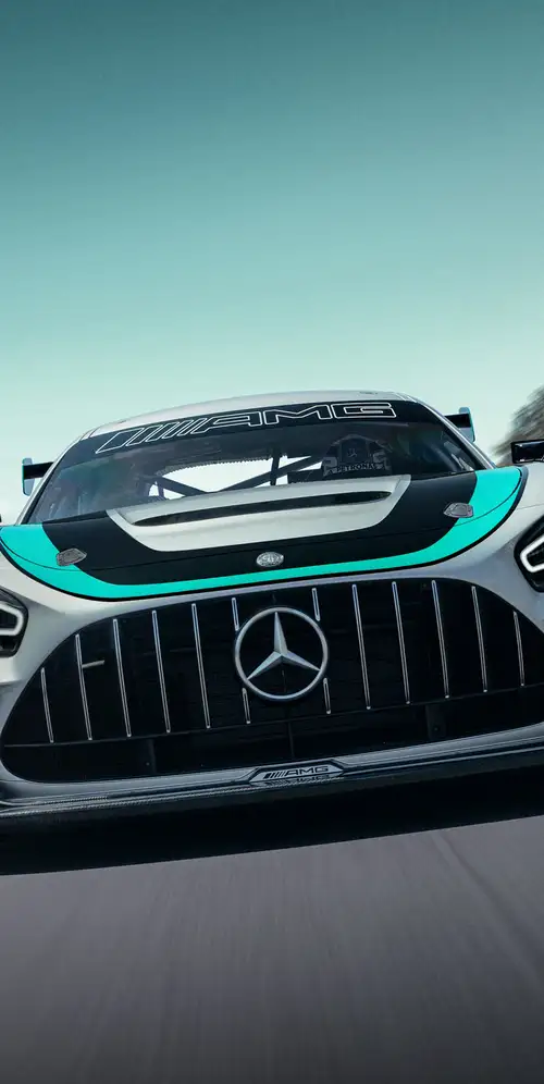 梅赛德斯AMG GT2版W16赛道