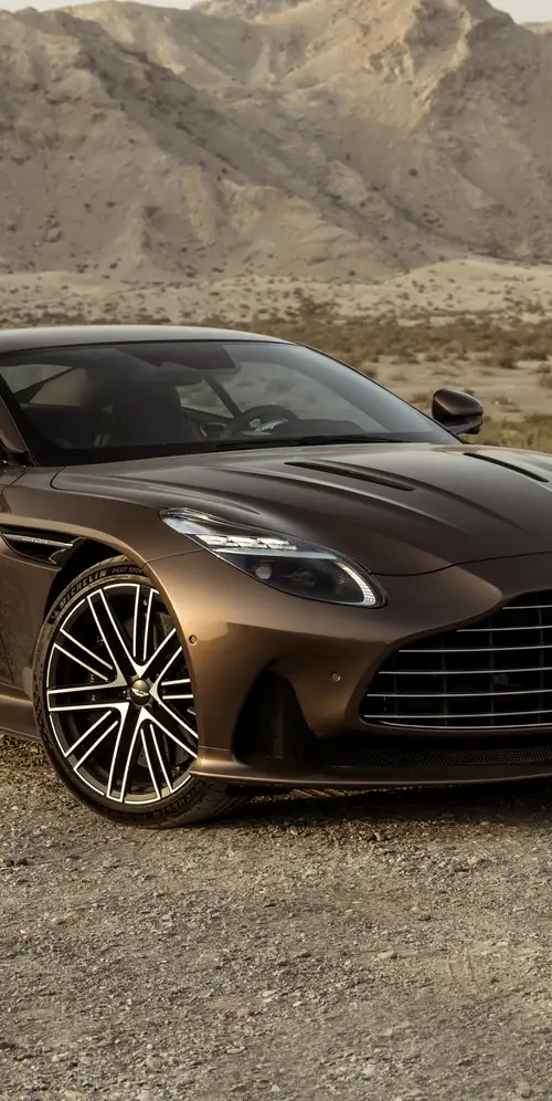 阿斯顿马丁DB12沙漠