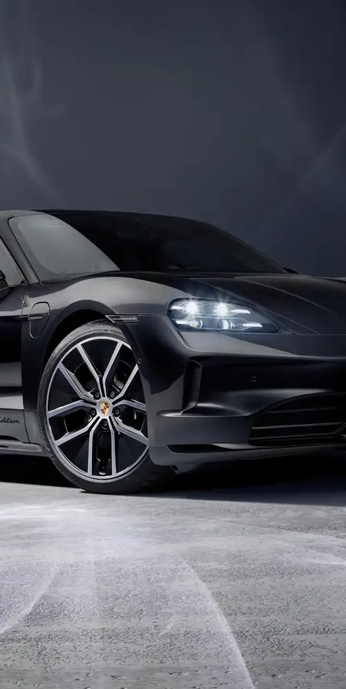 保时捷Taycan 4S黑色版