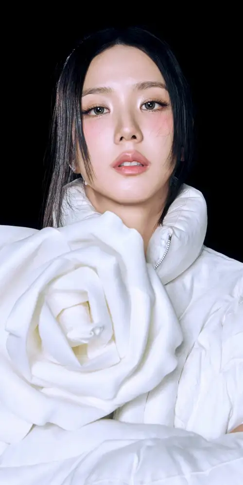 Jisoo白色连衣裙