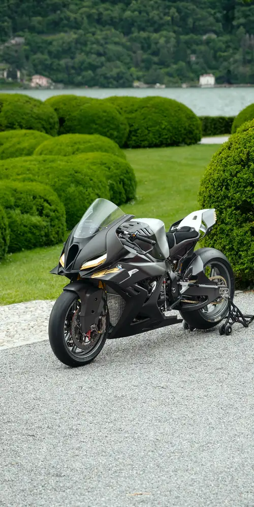 宝马摩托车概念RR户外