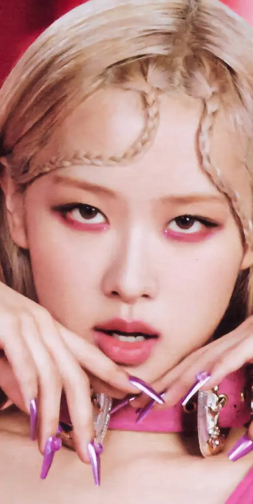 朴彩英（Rosé）天生粉红色