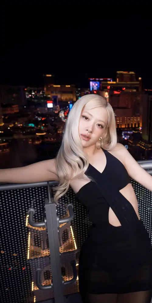 朴彩英（Rosé）之夜人物壁纸图片