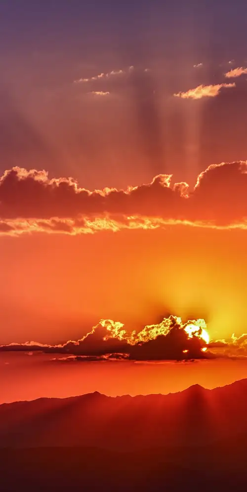 黄金时段戏剧性的天空