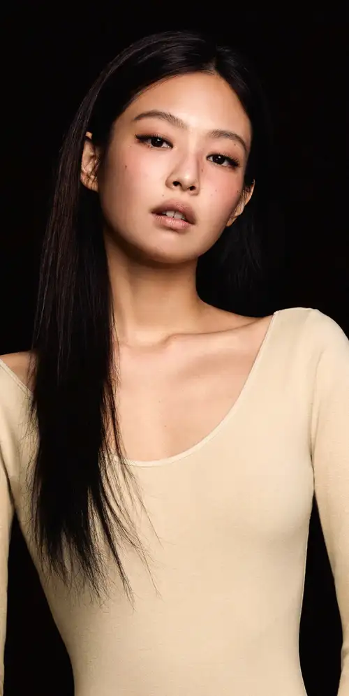 Jennie深色背景明星壁纸下载