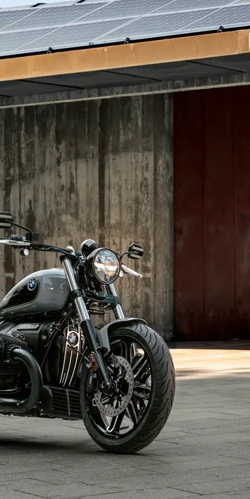 宝马R18经典款摩托车