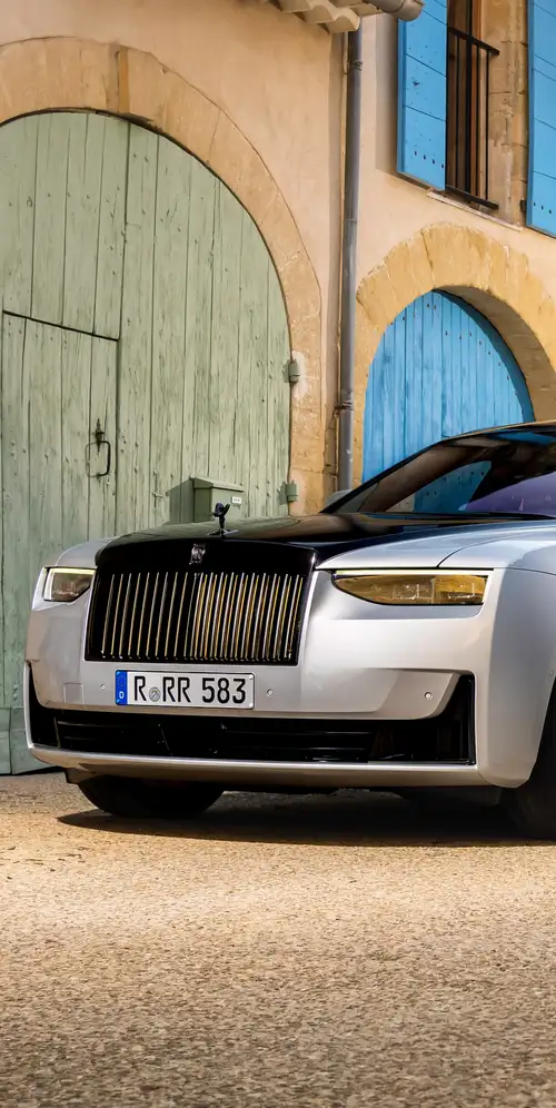 劳斯莱斯黑徽章幽灵美学