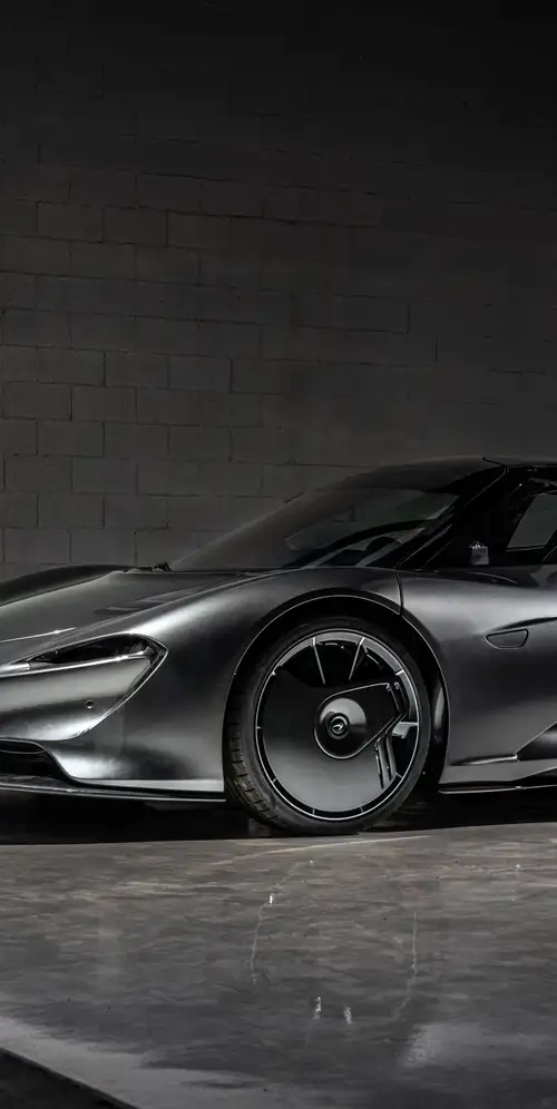 迈凯轮Speedtail深色美学