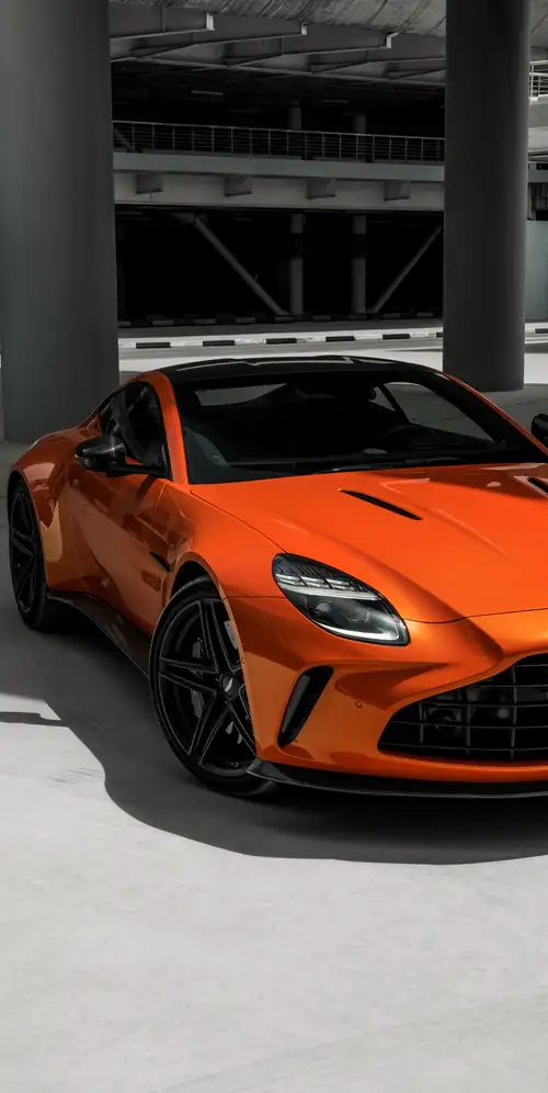 阿斯顿马丁Vantage V8双涡轮跑车