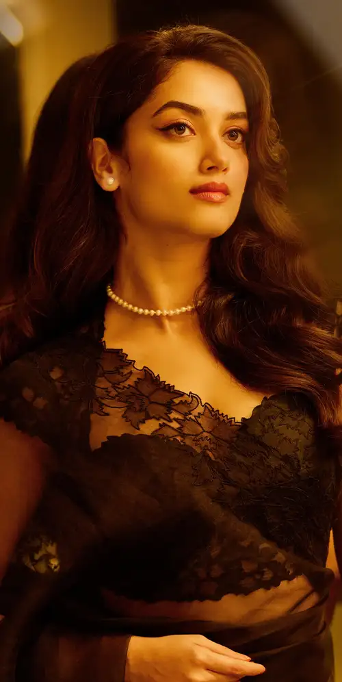 Bhagyashri Borse印度时尚