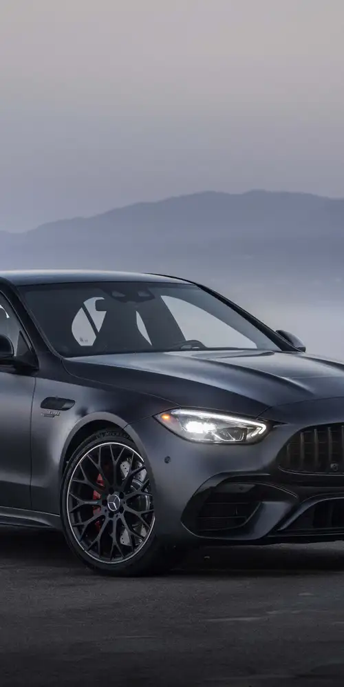 梅赛德斯AMG C 63 S E性能2024