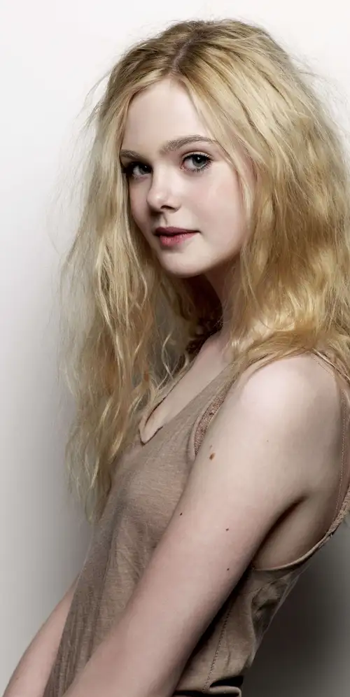 Elle Fanning 12K