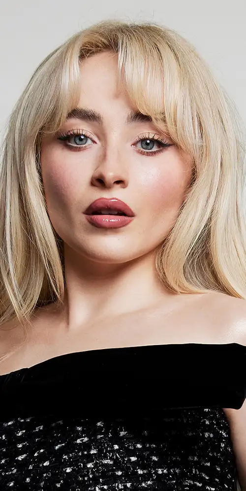 Sabrina Carpenter白色背景