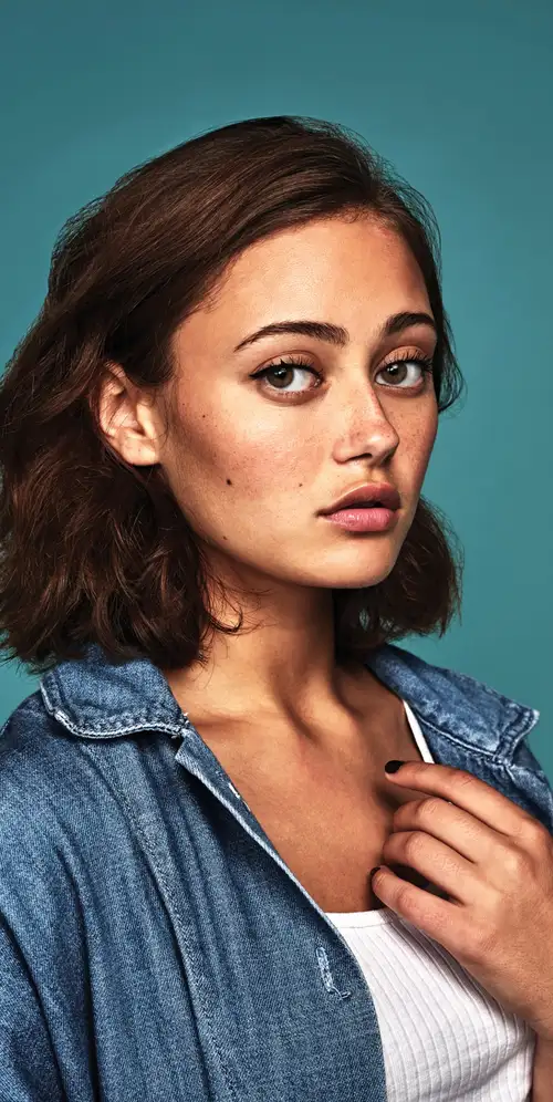 艾拉·珀内尔淡青色