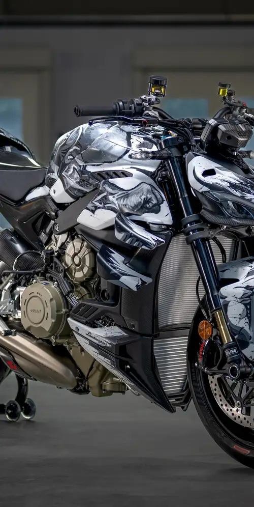 杜卡迪街头霸王V4兰博基尼Centauro