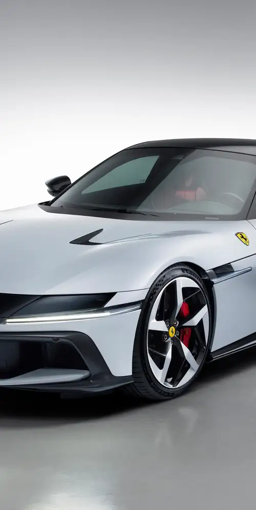 法拉利12Cilindri 2024