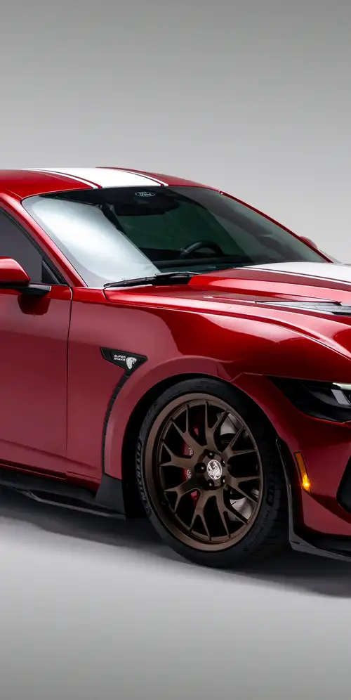 谢尔比超级蛇红轿车