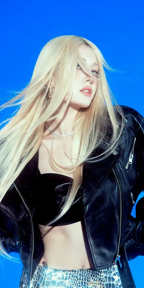 Jeon Somi蓝色背景