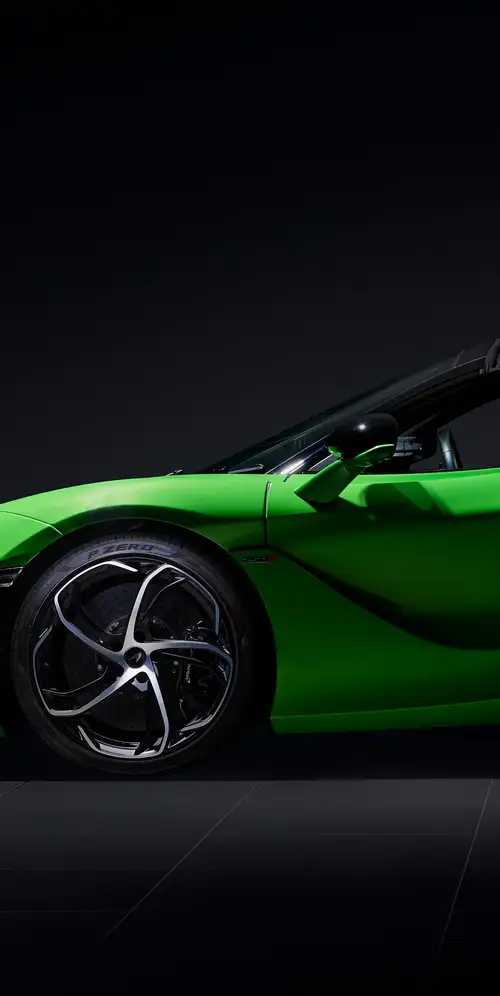 迈凯轮750S Spider深色背景