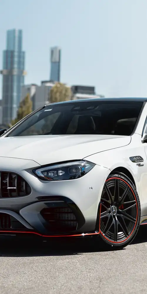 梅赛德斯AMG C 63 S E性能F1版2024