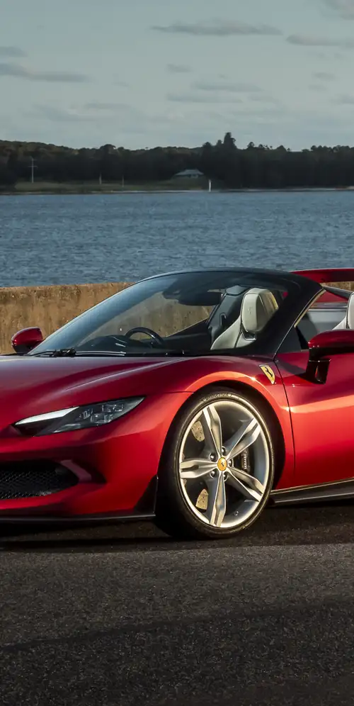 法拉利296 GTS红色轿车