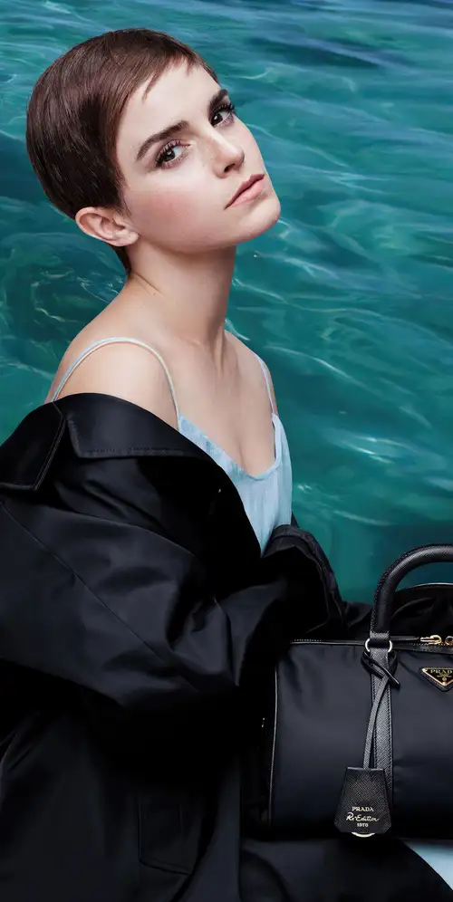 艾玛·沃特森为普拉达拍摄照片