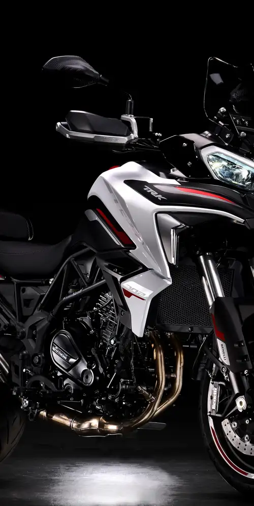 Benelli TRK 702探险摩托车