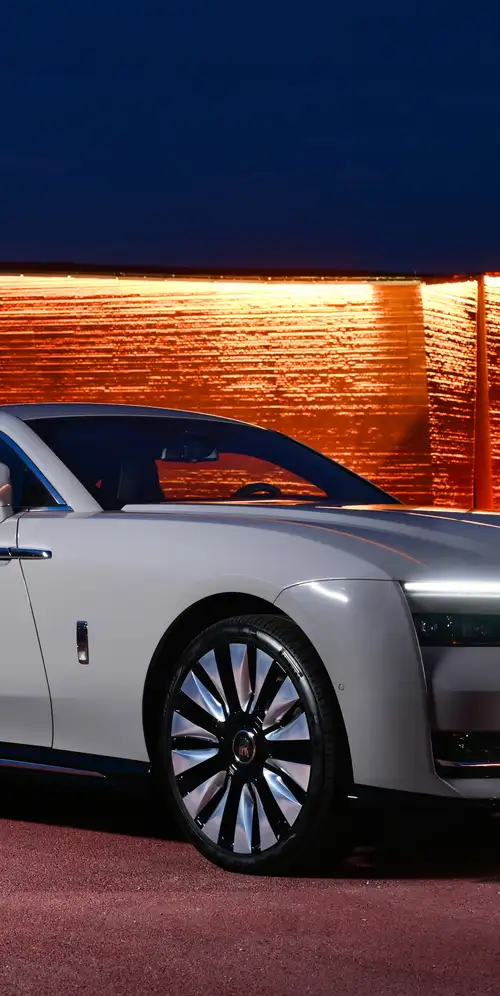 劳斯莱斯Spectre 2024豪华电动汽车