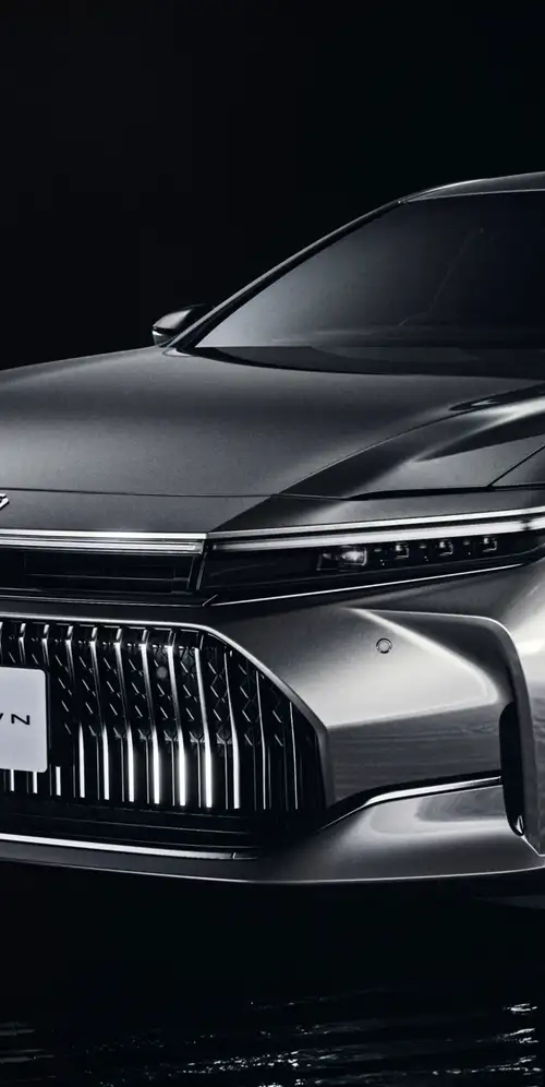 丰田皇冠轿车原型混合动力电动汽车