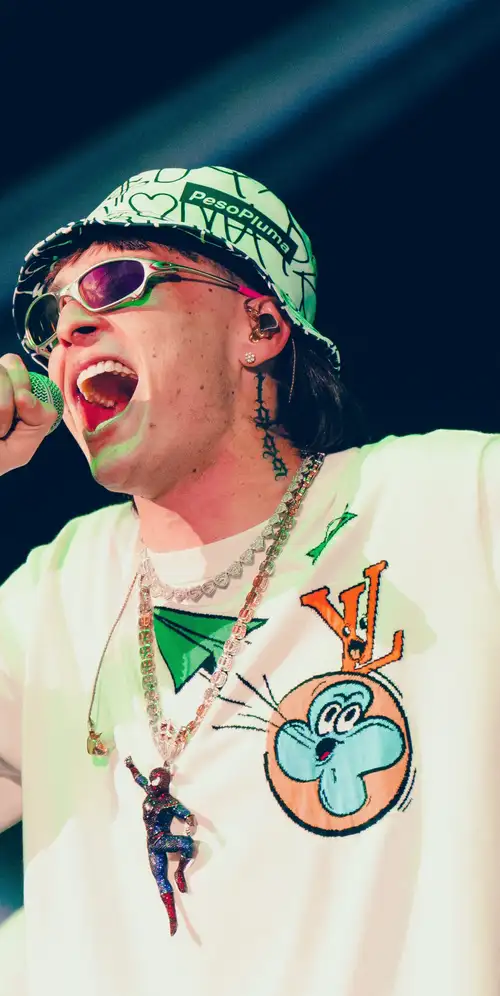 墨西哥歌手Peso Pluma