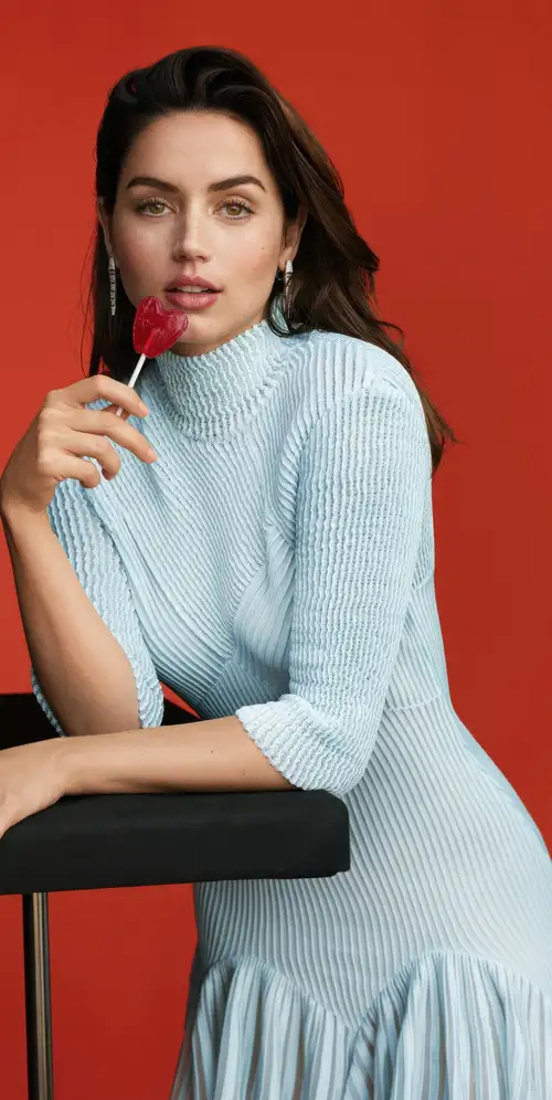 Ana de Armas橙色背景