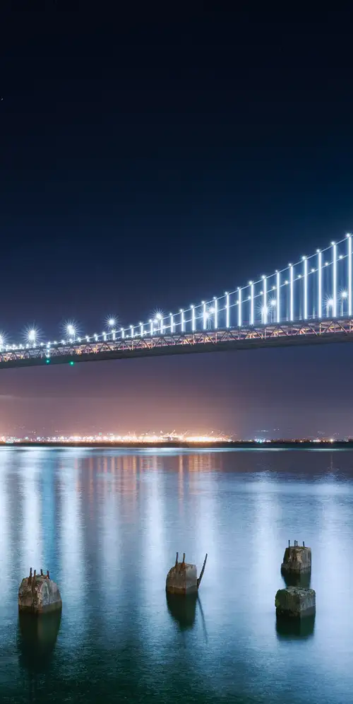 旧金山-奥克兰湾大桥夜灯