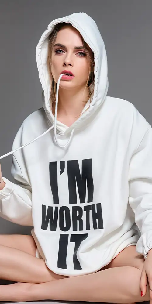 卡拉·迪瓦伊2024