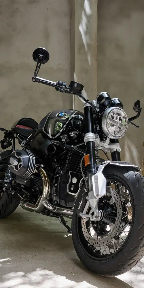 宝马R nineT咖啡馆赛车手