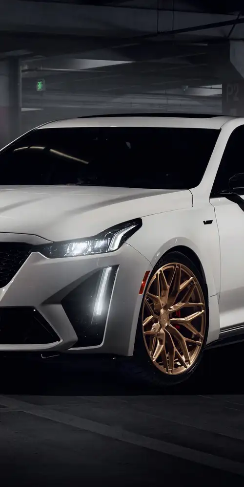 凯迪拉克CT5-V黑鹰豪华轿车