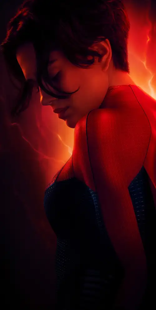 萨莎·卡莱饰超女闪电侠