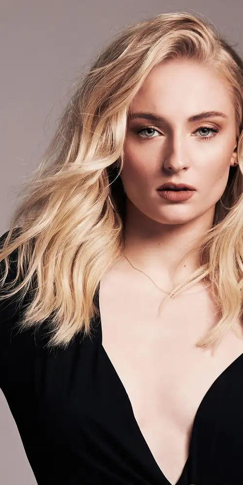 索菲·特纳华丽